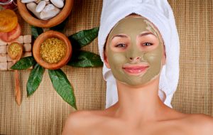 Use multani mitti to get light underarms