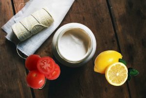 Tomato With Lemon & Yoghurt Mask