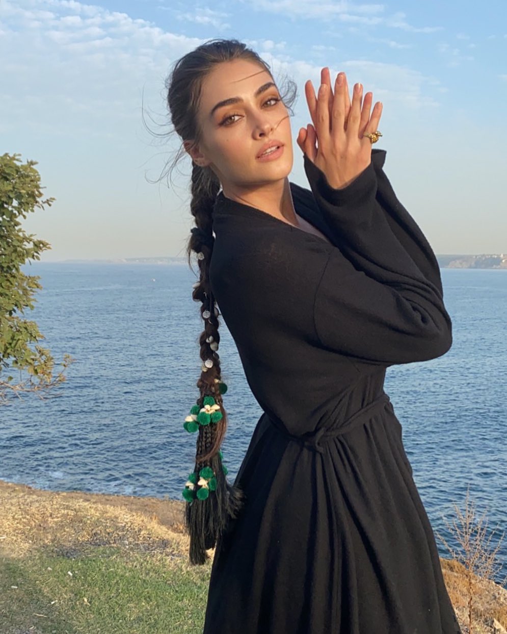 Esra Bilgiç's Net Worth