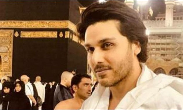 ahsan-khan-got-the-blessing-of-umrah