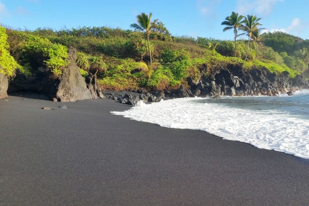 Honokalani Black Sand Beach