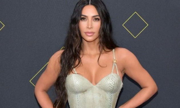 kim-kardashian-faces-criticism-for-black-face