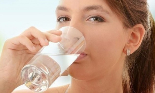 what happens when a person starts drinking too much water?